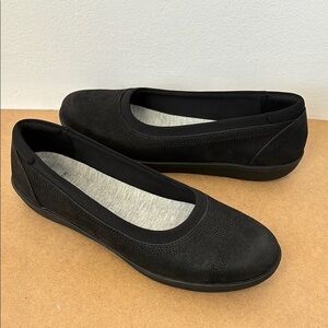 Clarks Ayla Low Black Suede Ballet Slip On Flats Size 9